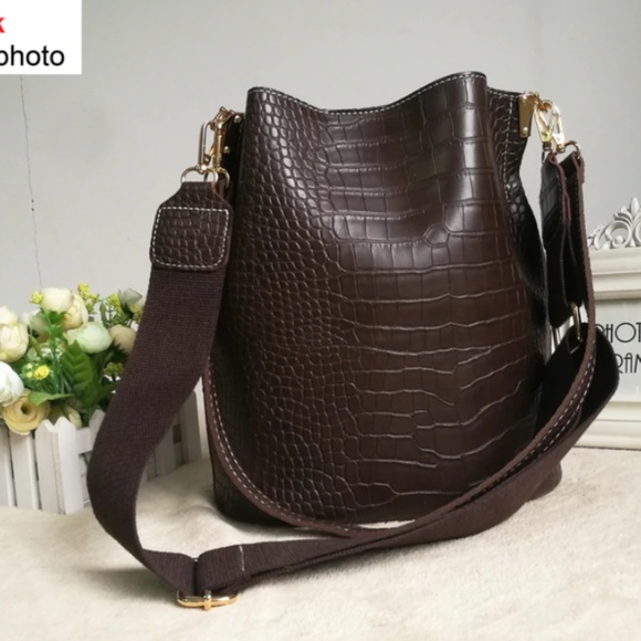 Hudson Vegan Leather Shoulder Bag - Picture 8 of 8